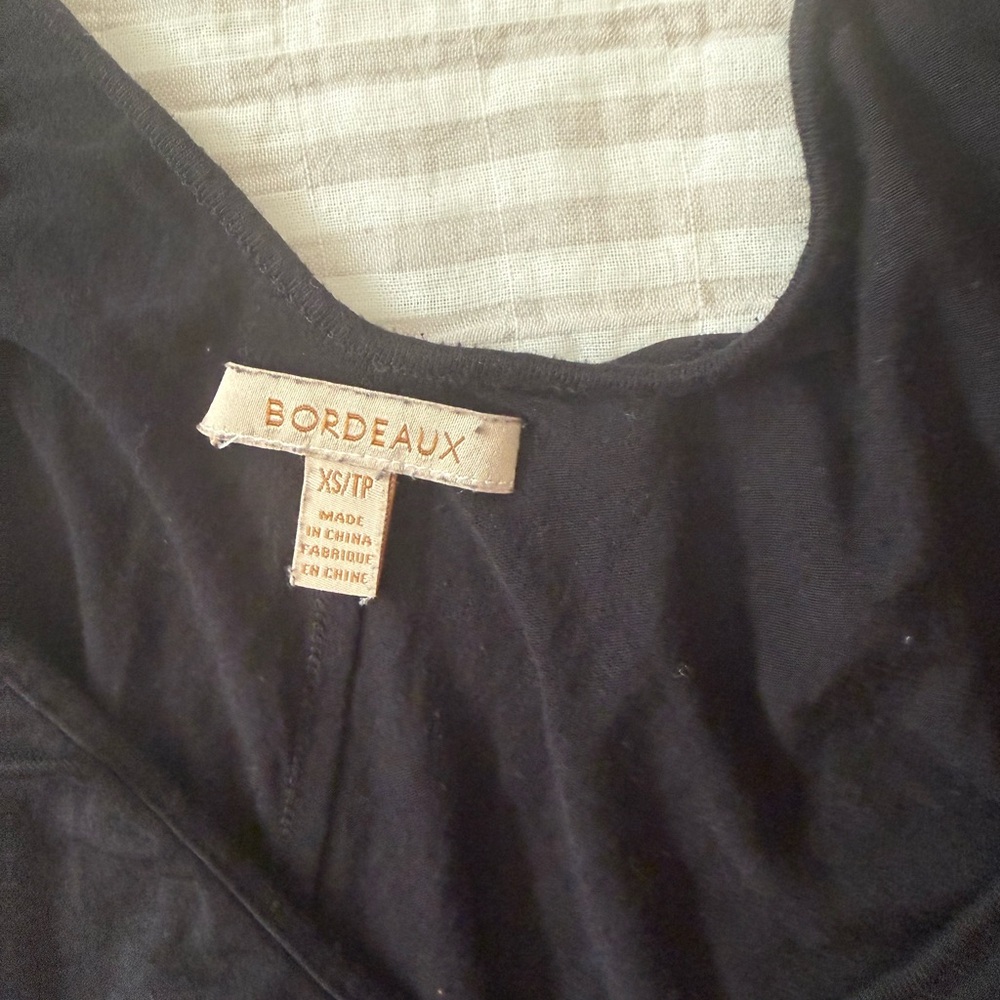 Bordeaux Black Short Sleeve V-Neck Top - Picture 4 of 4